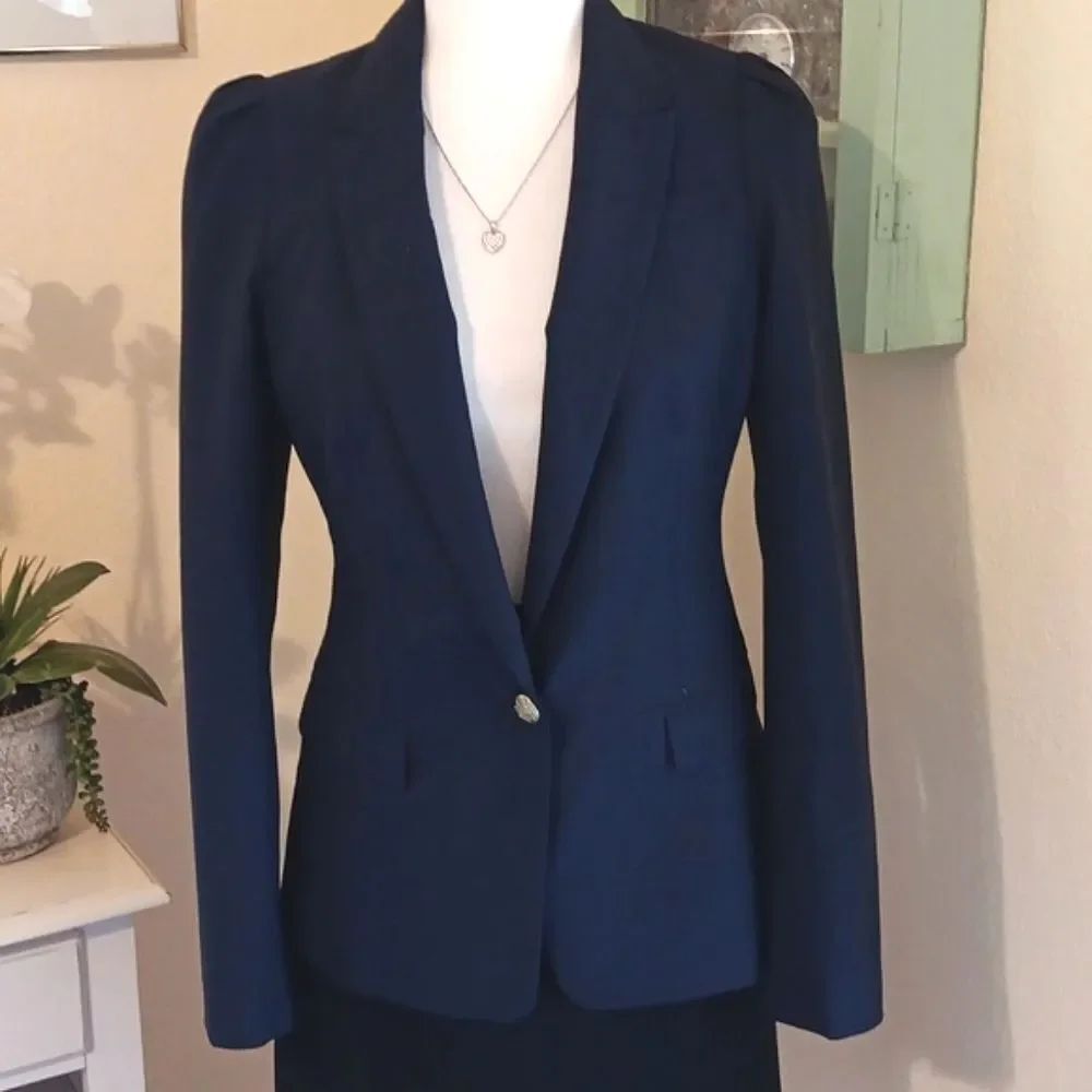 NEW Banana Republuc Wool Blend Blazer. Career. Classic